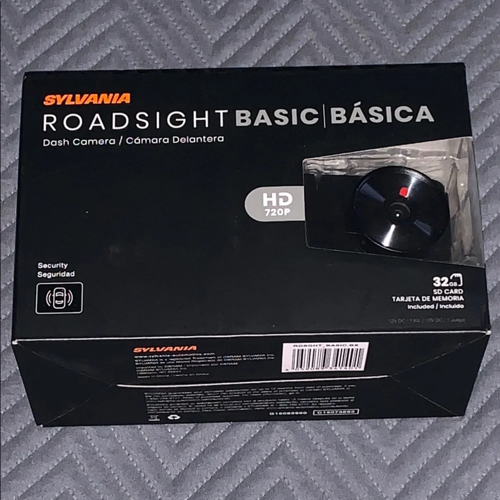 NWT Sylvania RoadSight Basic HD Dash Camera with screen and card